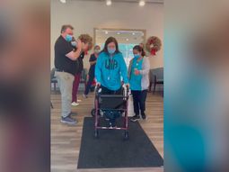 Estaba en coma por coronavirus y despertó un día antes de que la desconecten