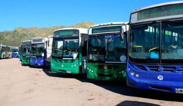 Empresas de colectivos del interior advierten que no podrán pagar los sueldos