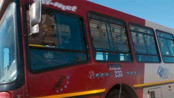 panico en colectivo: un policia y dos ladrones, a los tiros panico en colectivo: un policia y dos ladrones, a los tiros