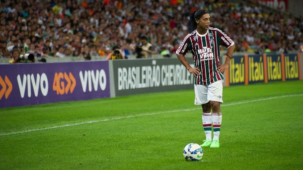¿Se retira? Ronaldinho se fue del Fluminense tras sólo 9 partidos