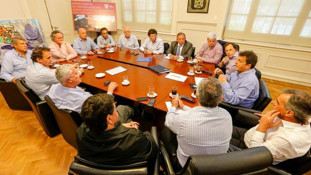 El límite a las reelecciones de intendentes recién entraría en vigor en 2023