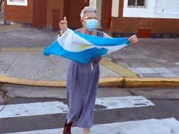 La abuela Cristina se hizo viral por alentar a la Selección durante el Mundial de Qatar. La abuela Cristina se hizo viral por alentar a la Selección durante el Mundial de Qatar.