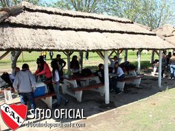 Estos son quinchos que se incendiaron (foto de archivo - web oficial de Independiente) Estos son quinchos que se incendiaron (foto de archivo - web oficial de Independiente)