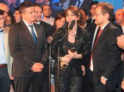 graduados arraso en los premios tato a la tv graduados arraso en los premios tato a la tv