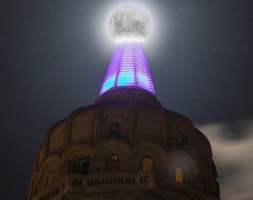 Uruguay: paso a paso para la foto perfecta de la luna sobre el Palacio Salvo