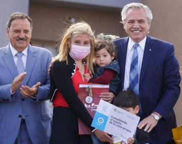 Alberto Fernández entregó viviendas e inauguró un jardín de infantes en La Rioja