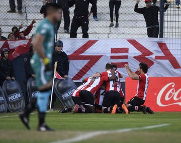 Estudiantes venció a Belgrano y sueña con la Copa Libertadores