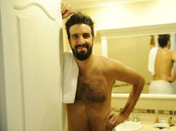 flavio azzaro: si viene un amigo a casa, lo invito a comer en la cama flavio azzaro: si viene un amigo a casa, lo invito a comer en la cama