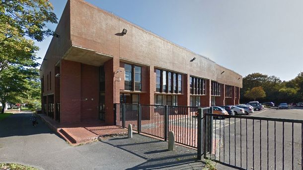 Un adolescente murió por usar en exceso desodorante en vez de bañarse