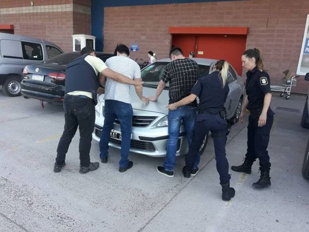 Bahía Blanca: batalla campal entre chinos en un supermayorista