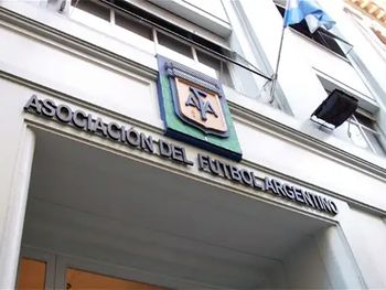 Cuándo sale el fallo de AFA tras el descargo de Estudiantes por el polémico pasillo