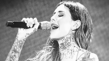 el blooper de candelaria tinelli al hacer un un topless en las redes el blooper de candelaria tinelli al hacer un un topless en las redes