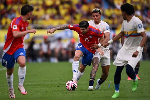 De carambola: el gol de Davinson Sánchez para el 1-0 de Colombia ante Chile