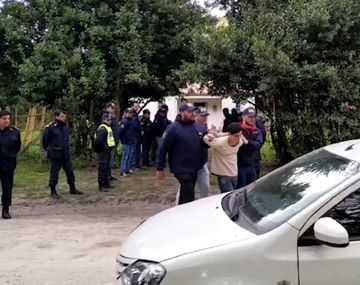 Los vecinos de Abril se quebraron y confesaron que la llevaron a la casa abandonada
