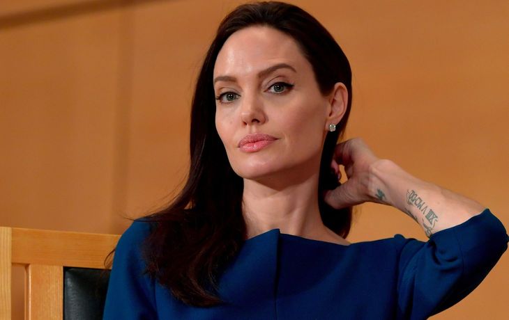 Se hizo 50 operaciones para parecerse a Angelina Jolie y quedó así