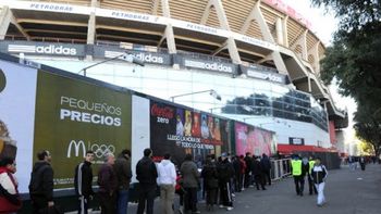 comenzo el canje de entradas para los hinchas de river comenzo el canje de entradas para los hinchas de river