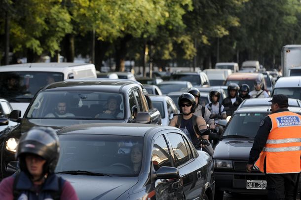 Comenzó el éxodo turístico por Semana Santa: 2300 autos van a la Costa