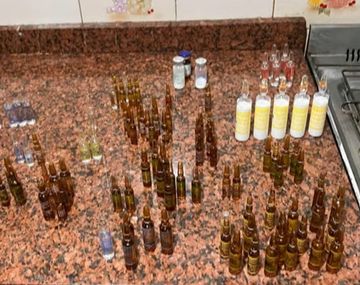 Hallan muerto a un enfermero en su departamento con 50 ampollas de propofol en la cocina