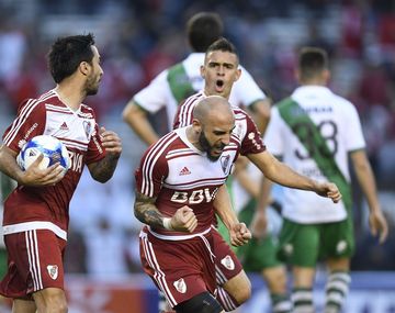 River se lo dio vuelta a Banfield en el Monumental y festeja