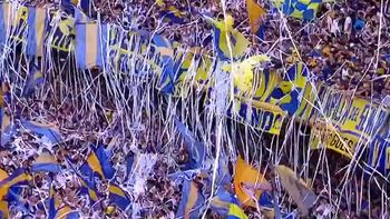 asi fue el impresionante recibimiento de la hinchada de boca en el duelo ante racing asi fue el impresionante recibimiento de la hinchada de boca en el duelo ante racing