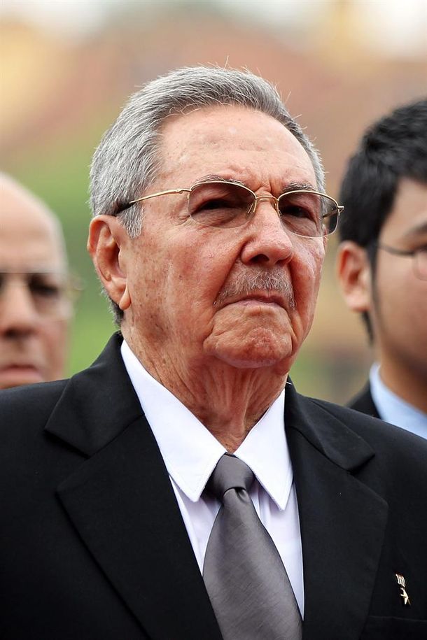 El hermano de Fidel se reúne con Putin para reforzar los lazos