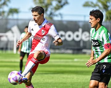VIDEO: Los cuatro goles de River-Racing de Montevideo