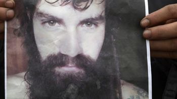 Santiago Maldonado es buscado desde el 1° de agosto Santiago Maldonado es buscado desde el 1° de agosto