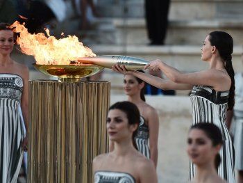 Juegos Olímpicos: los organizadores recibieron la llama olímpica en París