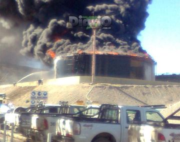 YPF informó que ya está controlado el incendio de la planta de Malargüe