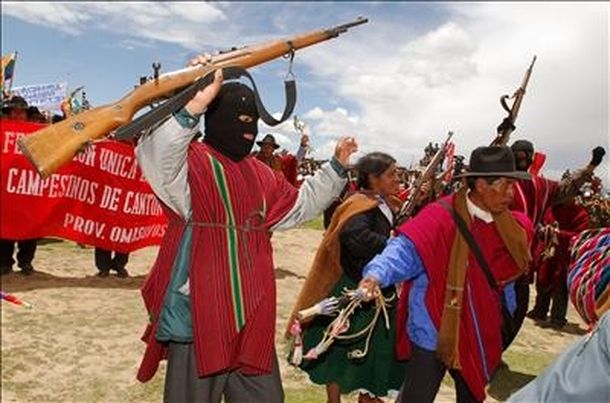 Evo Morales-Ponchos Rojos - EFE