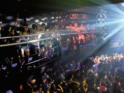 egresados se disfrazaron de nazis y atacaron a chicos judios en boliche egresados se disfrazaron de nazis y atacaron a chicos judios en boliche