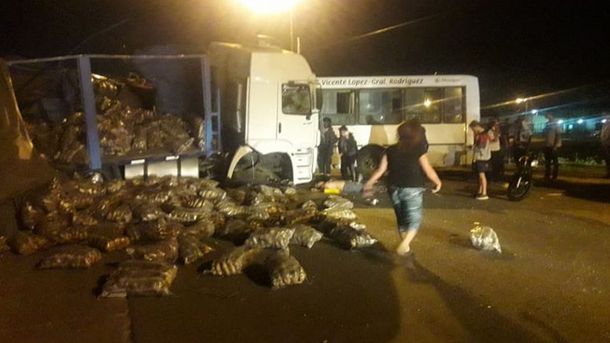 Moreno: dos muertos por el choque entre un colectivo y un camión