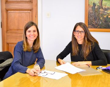 María Fernanda Raverta y Elizabeth Gómez Alcorta