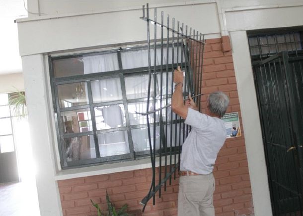 Delincuentes robaron en una escuela de San Juan