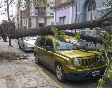 Alerta naranja para cinco provincias y amarillo para 14 distritos por vientos y lluvias