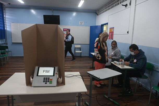 Jair Bolsonaro pide anular los votos ante el máximo tribunal electoral de Brasil