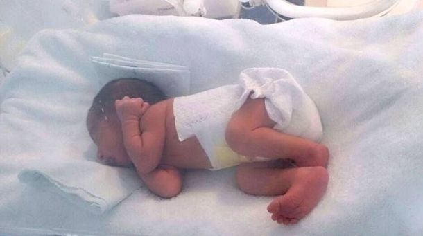 Una alumna de quinto año dio a luz en el viaje de egresados