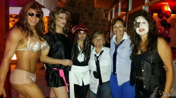 El divertido festejo de Flavio Mendoza como travesti