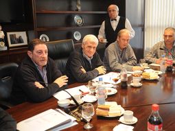 Centrales sindicales oficialistas insistirán por Ganancias