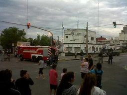incendian una comisaria en protesta por crimen de un chico incendian una comisaria en protesta por crimen de un chico