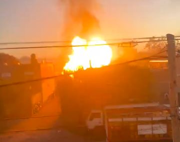 Impactante: explotó un depósito de garrafas en Mariano Acosta