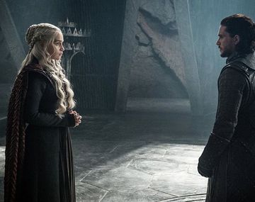 Emilia Clarke y Kit Harington