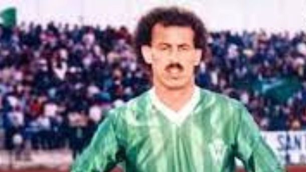 De Luca se consagró campeón de la Recopa Sudamericana con Colo Colo. De Luca se consagró campeón de la Recopa Sudamericana con Colo Colo.