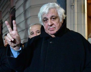 Samid dio explicaciones sobre la mujer que fue vista desnuda en Ezeiza