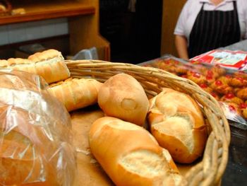 Paritarias: sindicato de panaderos cerró un incremento salarial del 56%