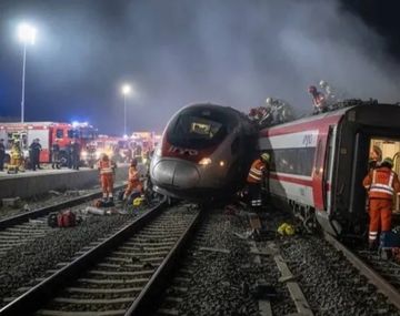 Un influencer argentino viajaba en el tren que descarriló en España: Se movió todo