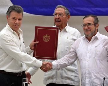 Las FARC y Colombia firman esta tarde la paz luego de medio siglo de conflicto