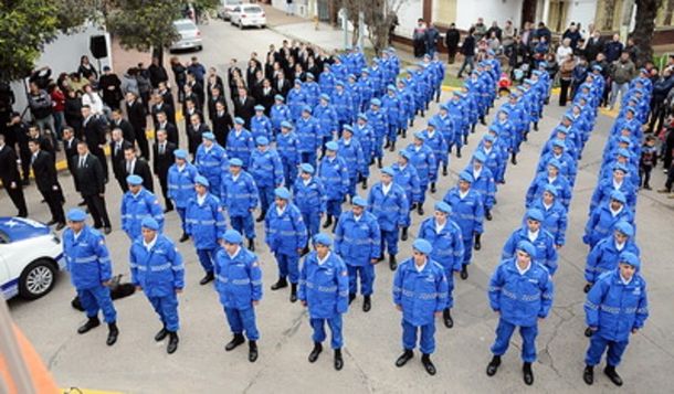 Ya hay 9.000 policías locales y para diciembre se duplicará la cifra