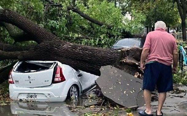 Temporal azotó a localidades de Santa Fe y Córdoba: destrozos y anegamientos