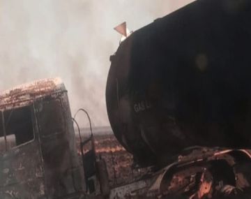 Explotó un camión con 30 mil litros de gas al quedar atrapado en los incendios